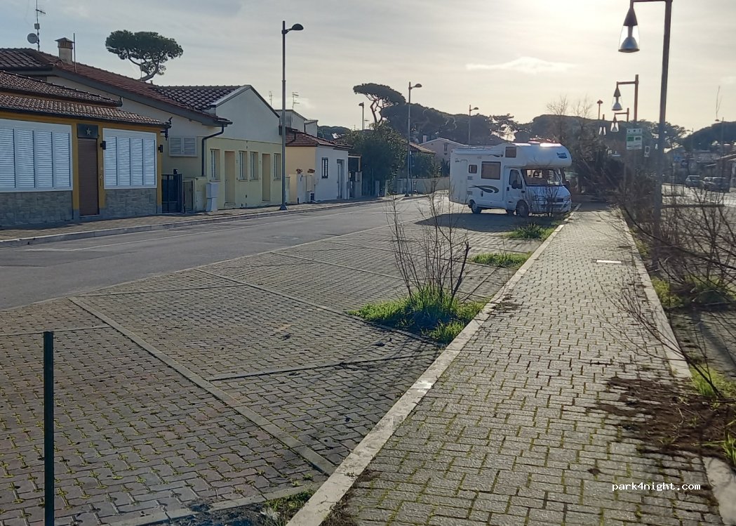 (58100) Marina di Grosseto - 76 Via Francesco Petrarca — foto 2