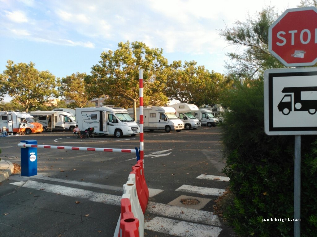 (34300) Agde - Rue du Gouverneur — foto