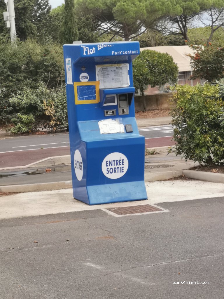 (34300) Agde - Rue du Gouverneur — foto 2