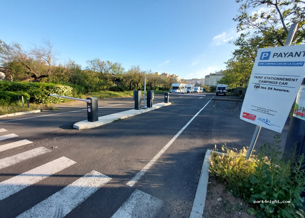 (34300) Agde - Rue du Gouverneur — foto 4