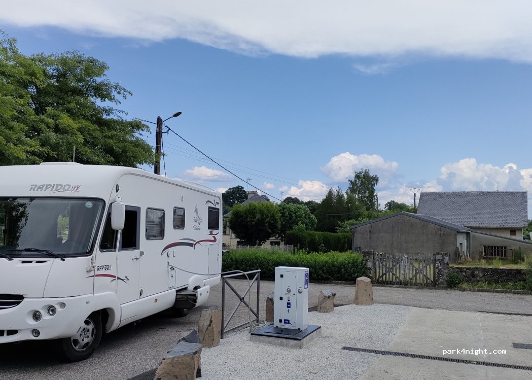 (15700) Pleaux - 6018 Rue des Auzerals — foto 4