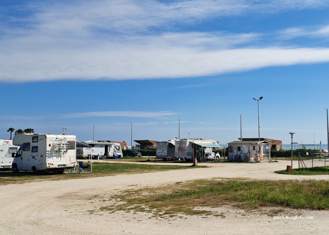 Camper Parking Area - Beachfront Parking - Porto Sant'Elpidio — foto 3