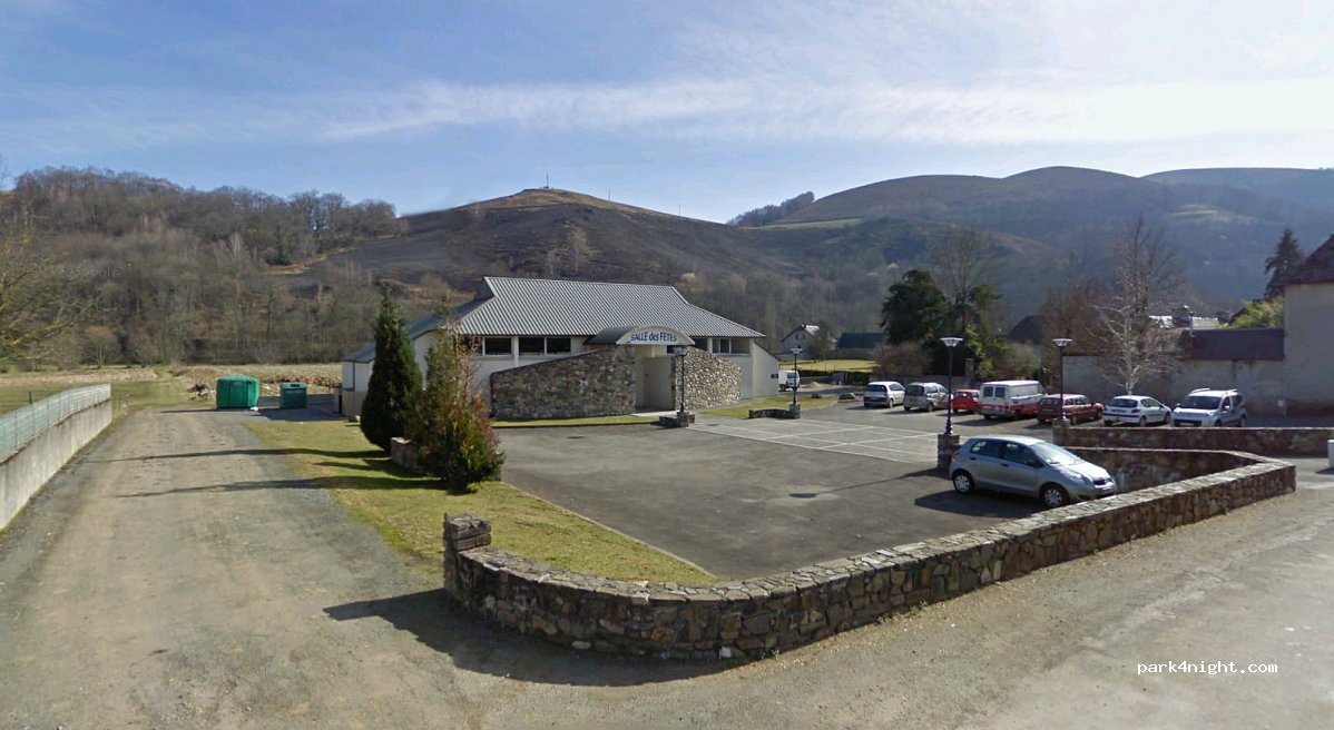 (65100) Arcizac-ez-Angles - Le Village — foto