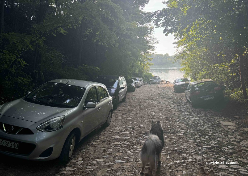 (27-225)  - Unnamed Road — foto