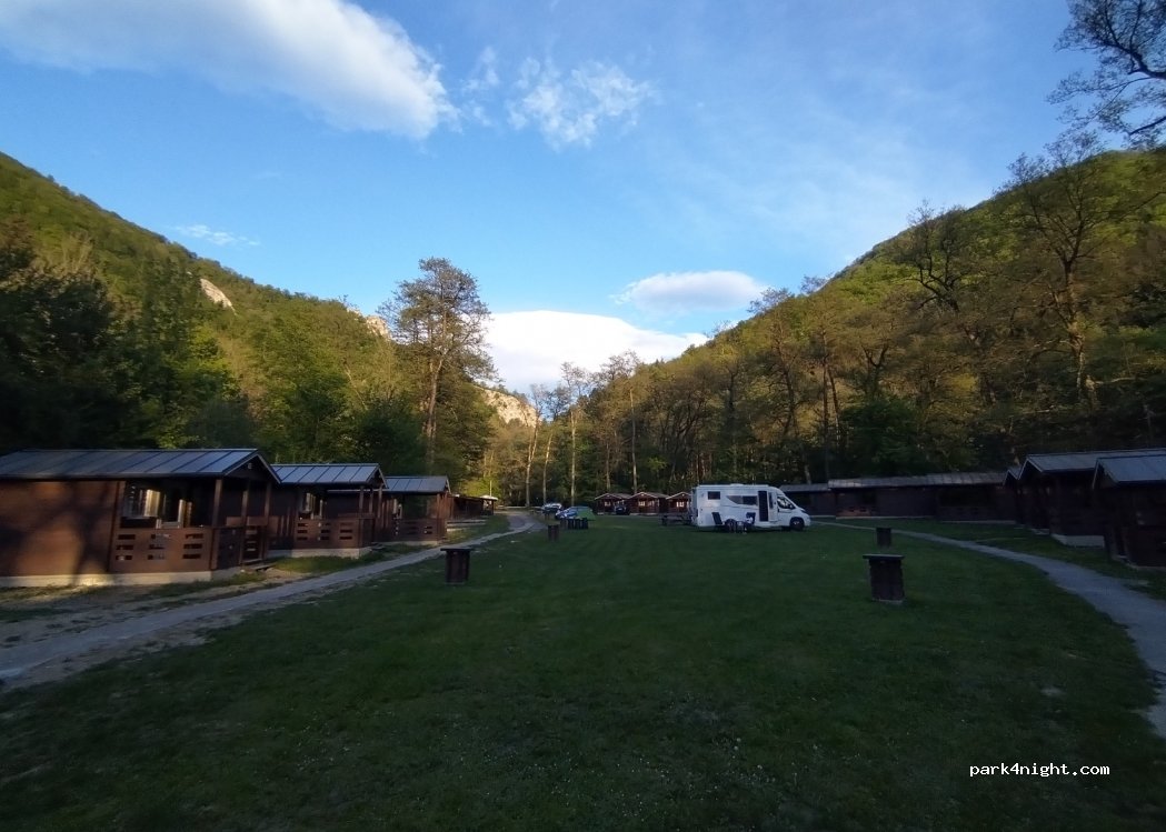 Camping Manínska tiesňava — foto 4