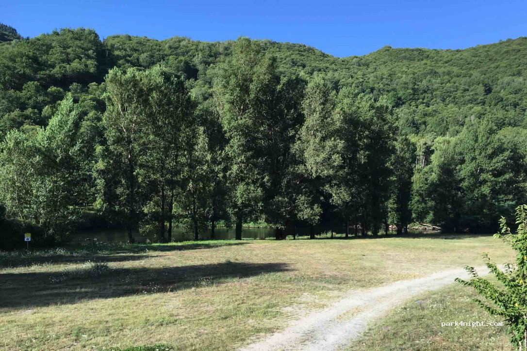 (15120) Vieillevie - D141 — foto