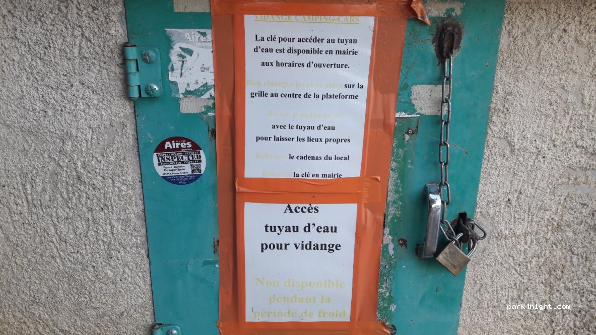 (43700) Coubon - Place Clement-Janequin, route du Plan d´Eau — foto 2
