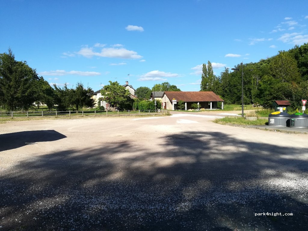 (24470) Milhac-de-Nontron - 16 Grand Rue — foto