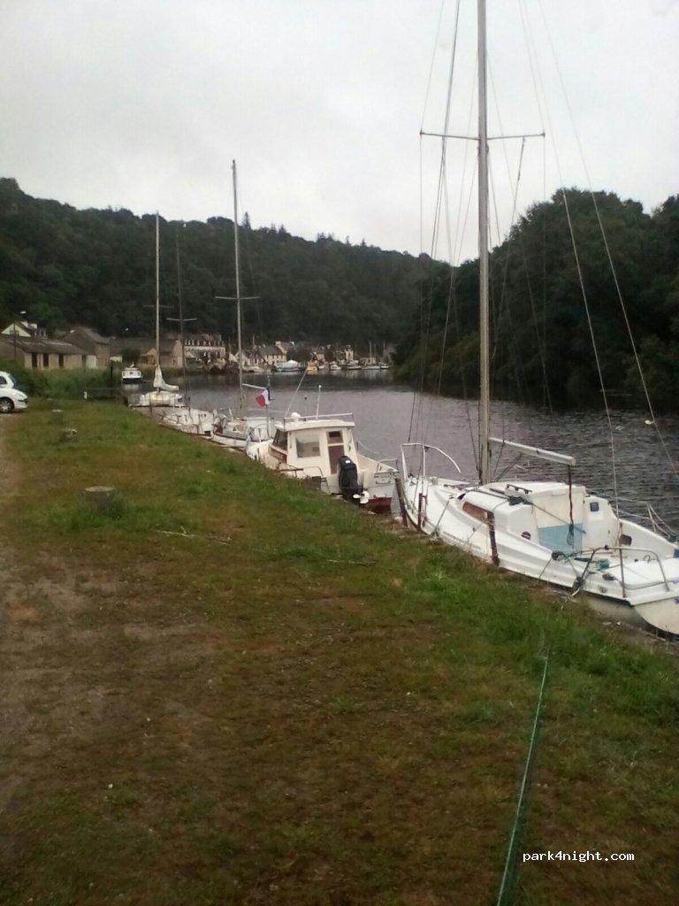 (29150) Port-Launay - 7 Quai Louis Hais — foto