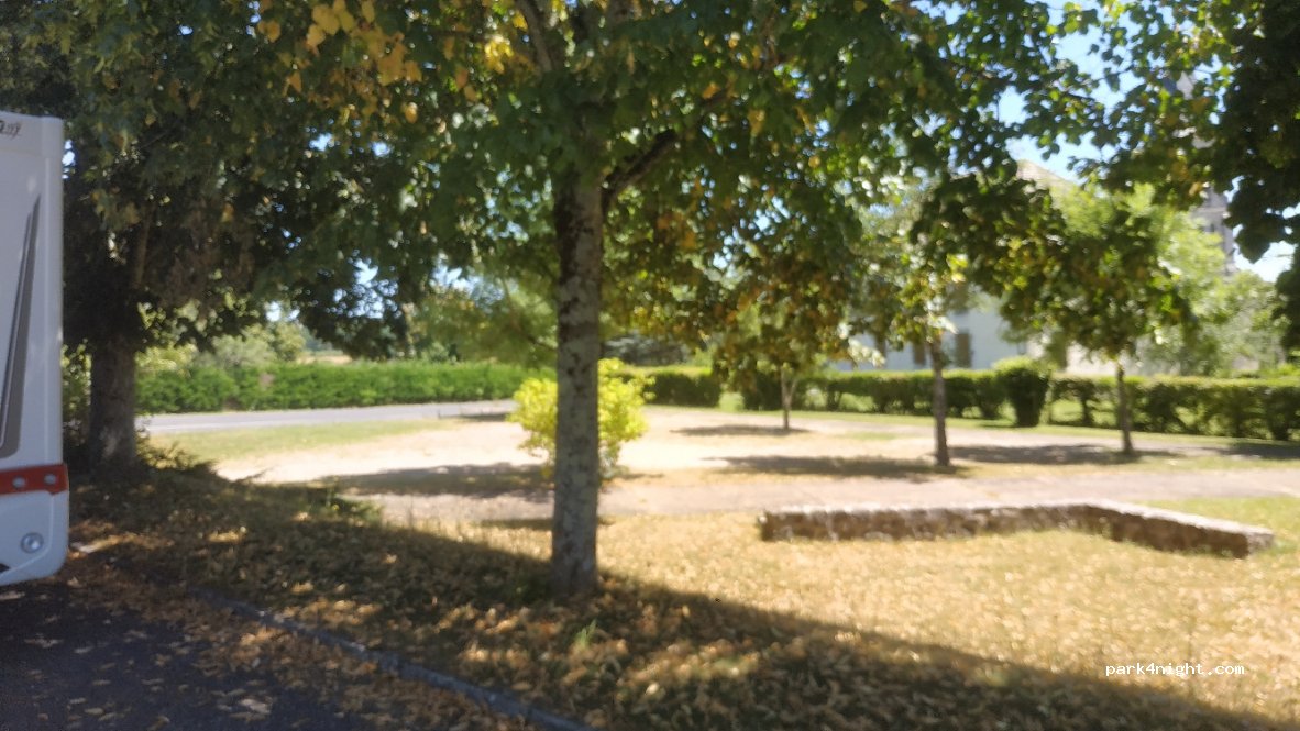 (15600) Quézac - Unnamed Road — foto 2