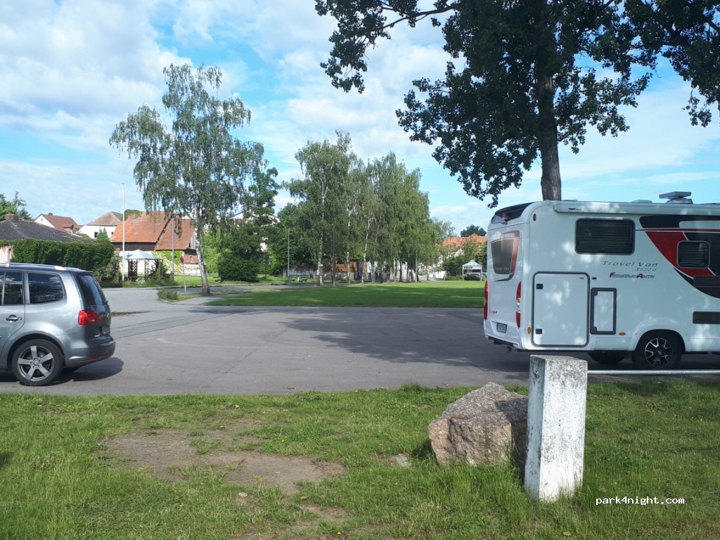 Parkplatz am Regen — foto 2