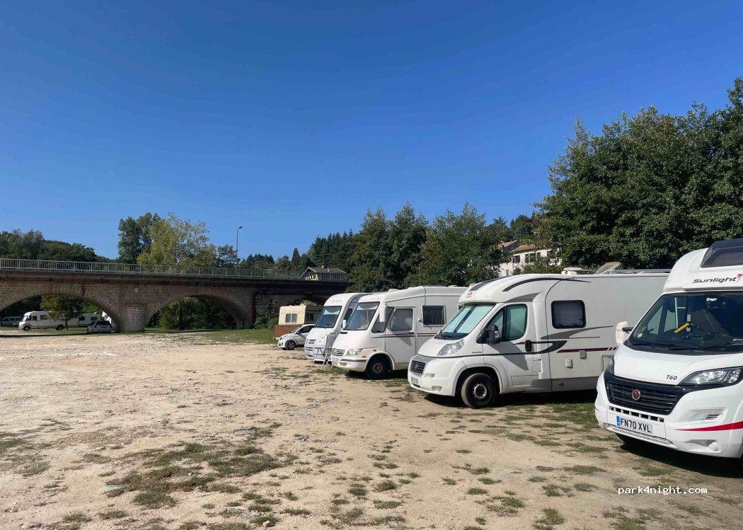 (07270) Lamastre - 2-4 Place Pradon — foto 2