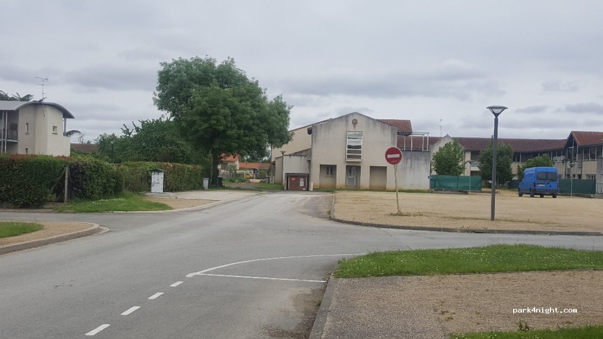 (32730) Villecomtal-sur-Arros - 2 Chemin Saint-Jacques — foto 2