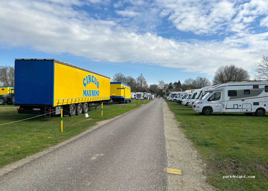 Wohnmobilstellplatz Goch Friedensplatz — foto 4