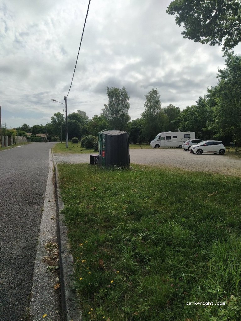 (33680) Saumos - 10 Rue de la Gare — foto