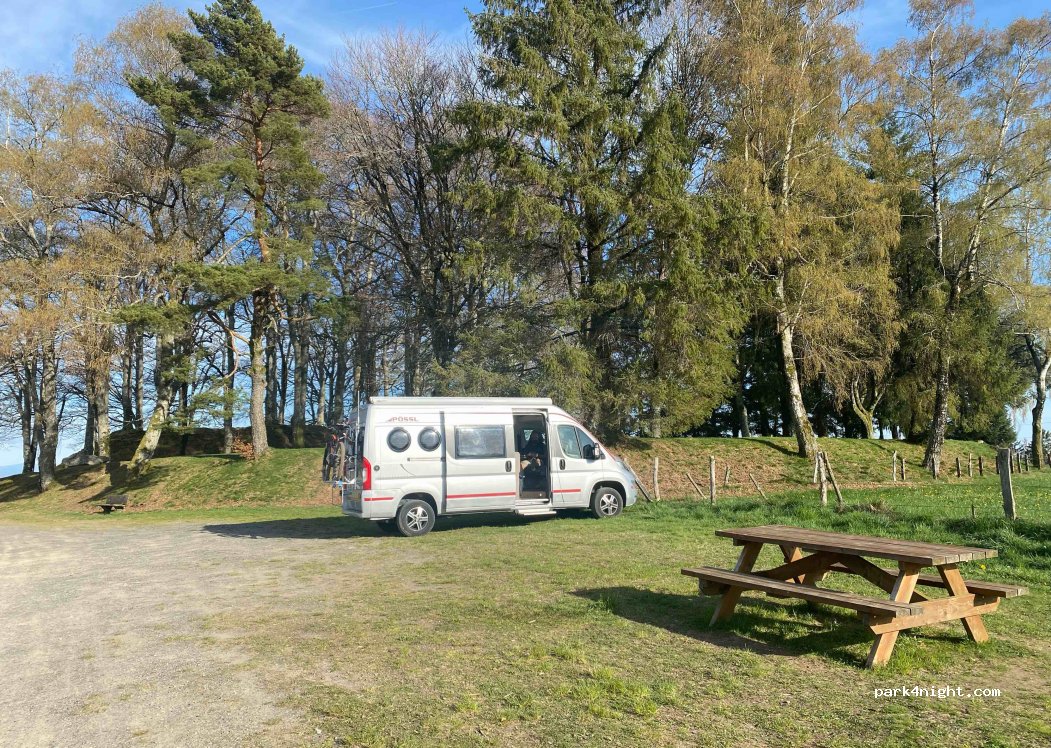 (15120) Montsalvy - 10 Rue du Puy de l'Arbre — foto 2