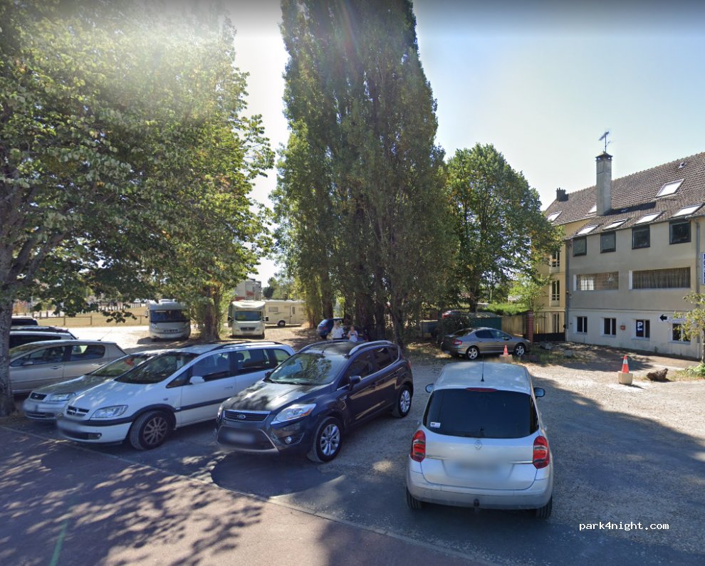 (45250) Briare - 19 Rue du Pont Canal — foto