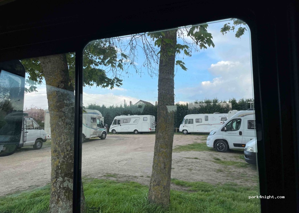 (45250) Briare - 19 Rue du Pont Canal — foto 4