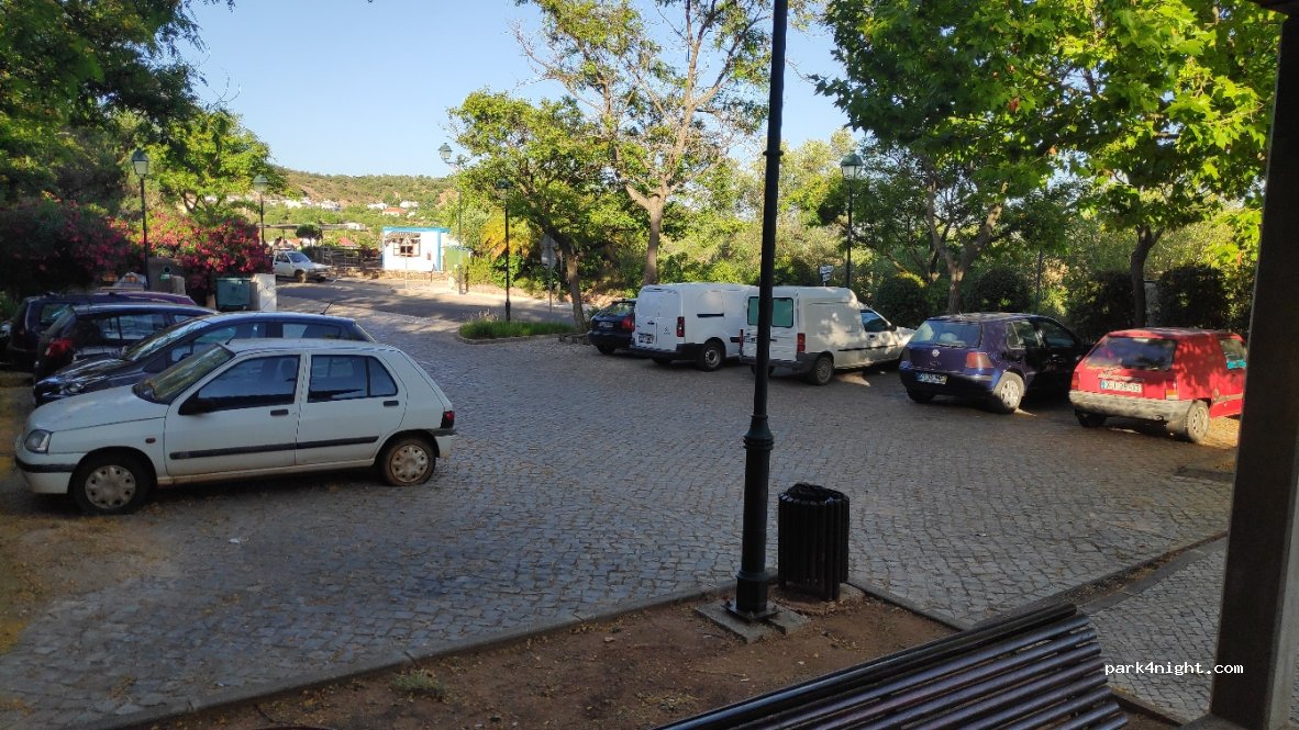 (8100-012) Alte - 1 Avenida 25 de Abril — foto