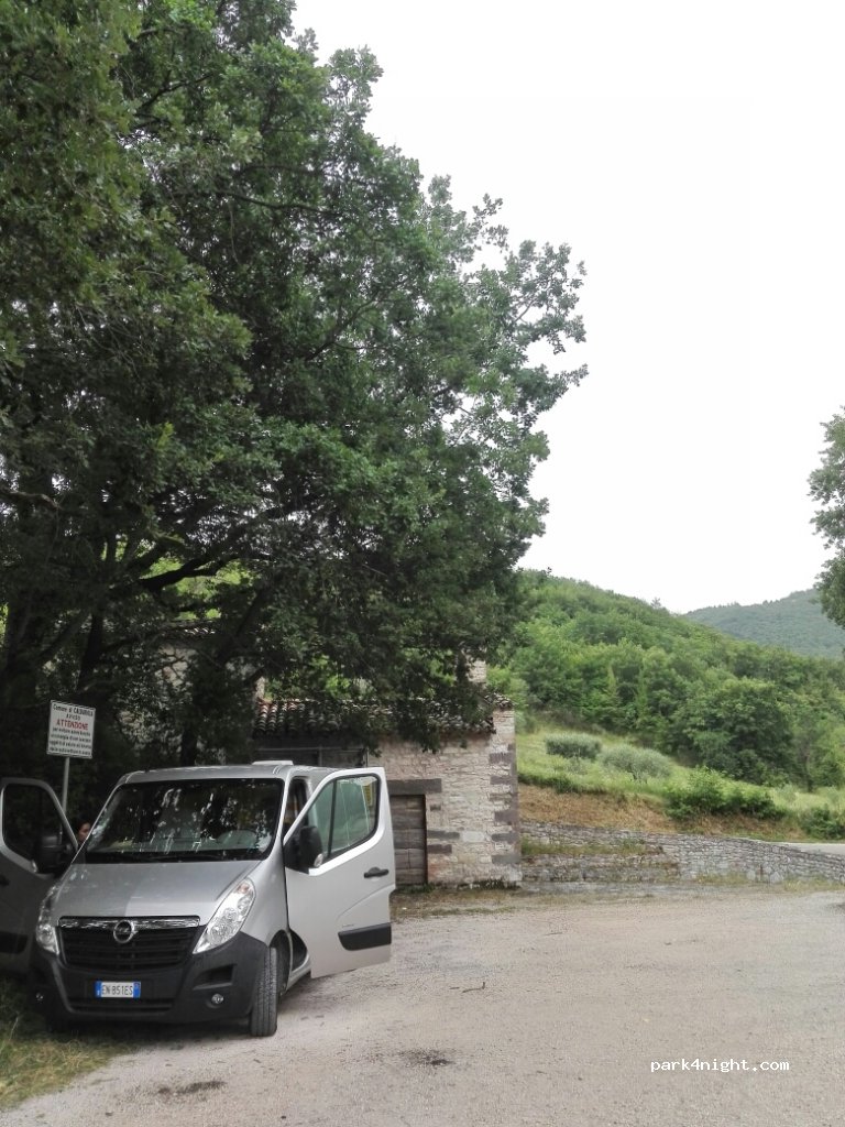 (62020) Caldarola - Unnamed Road — foto