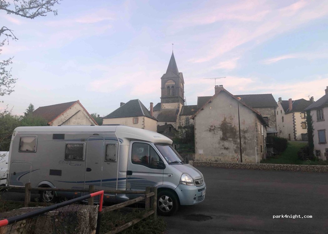 (63380) Condat-en-Combraille - Le Bourg — foto 2