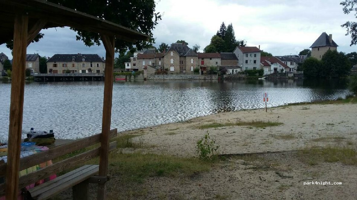 (87470) Peyrat-le-Château - 12 Rue du Marchedieu — foto 2