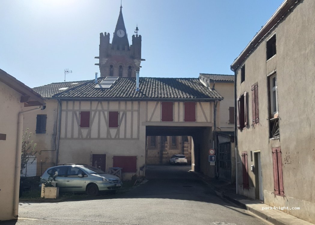 (09100) Saint-Martin-d'Oydes - 16 Place de l'Église — foto 2
