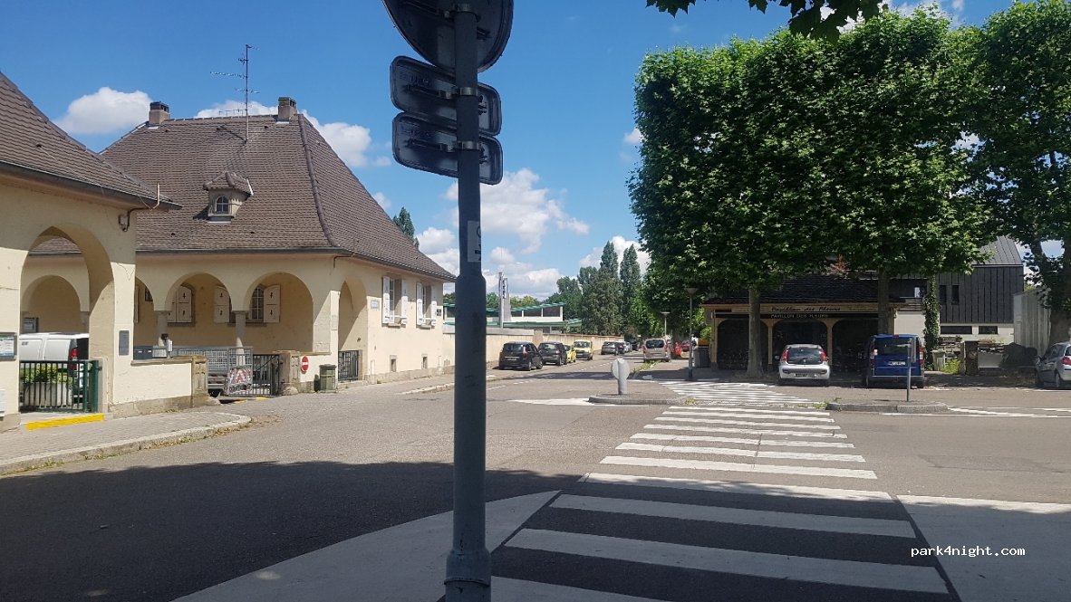 (67000) Strasbourg - 1 Place des Peupliers — foto 2