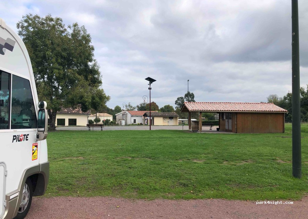 (33620) Marcenais - 102 Le Bourg — foto 4