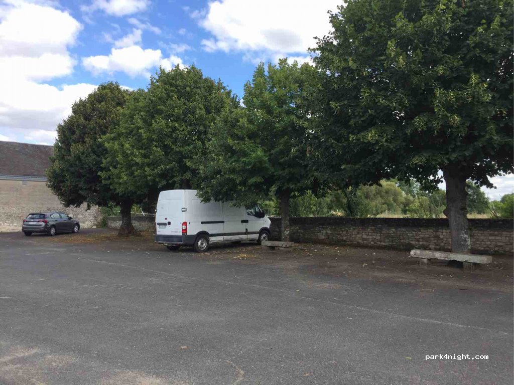 (37120) Verneuil-le-Château - 2B Rue de Richelieu — foto 2