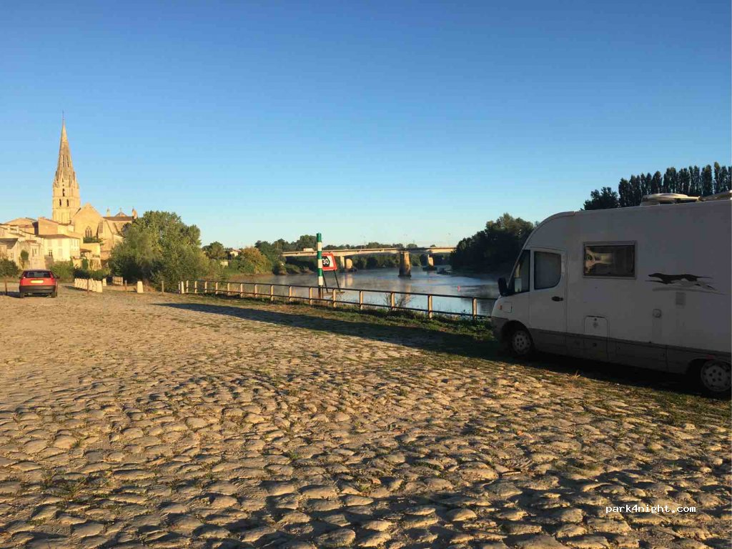 (33210) Langon - 1 Cours du Rocher — foto