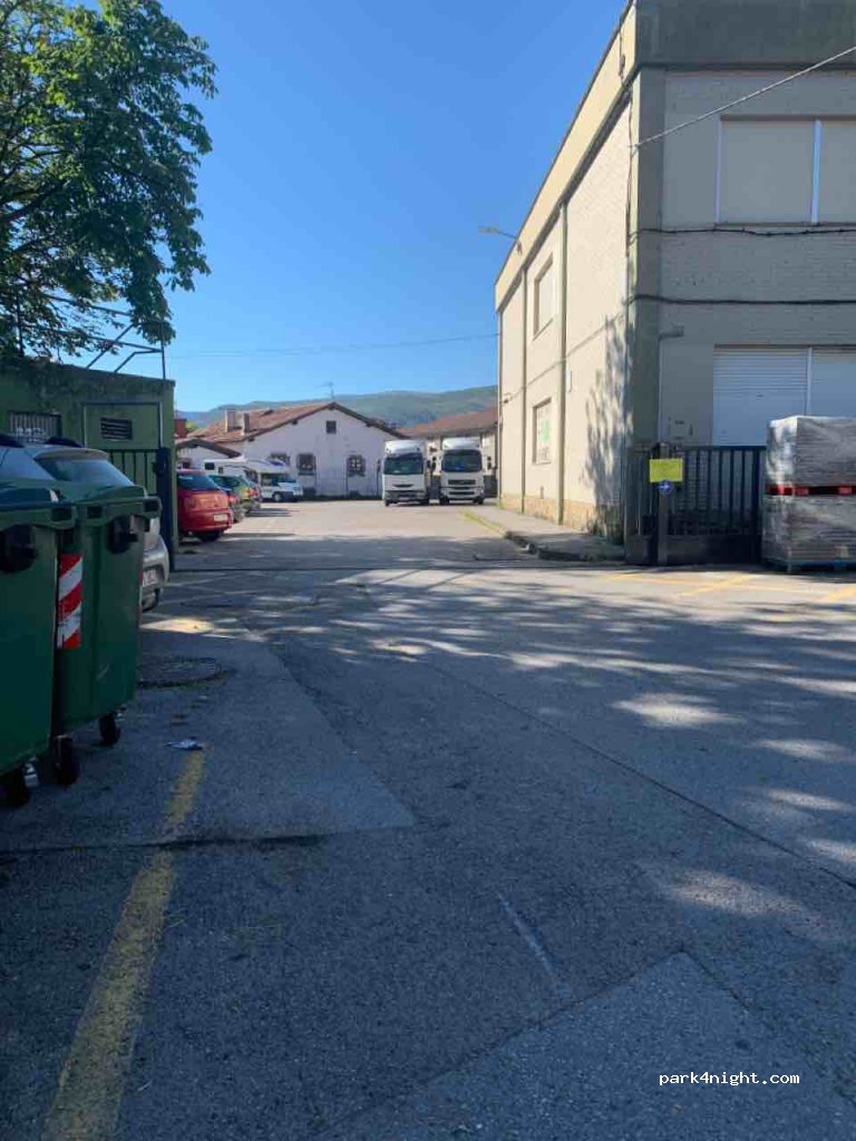 (39500) Cabezón de la Sal - 2 Paseo Ambrosio Calzada — foto