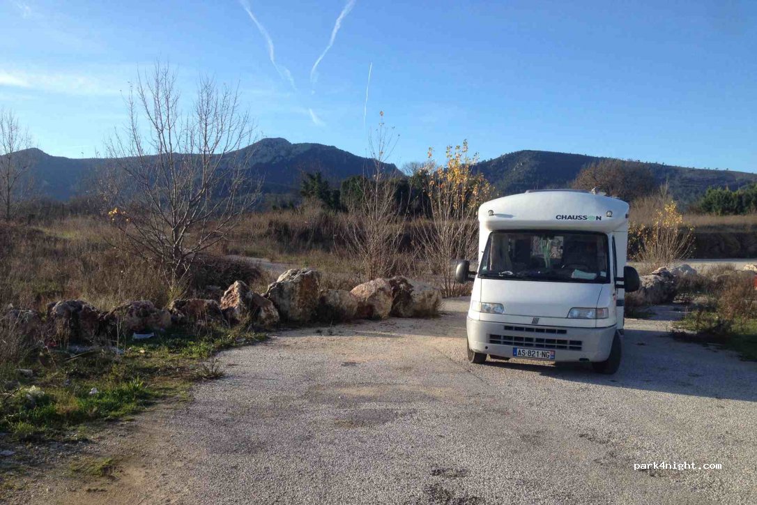 (83170) Brignoles - Chemin de Saint-Jean — foto 2
