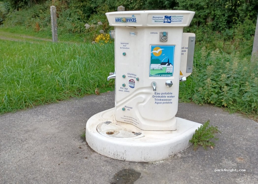 Aire de camping-car Saint-Rivoal — foto 3