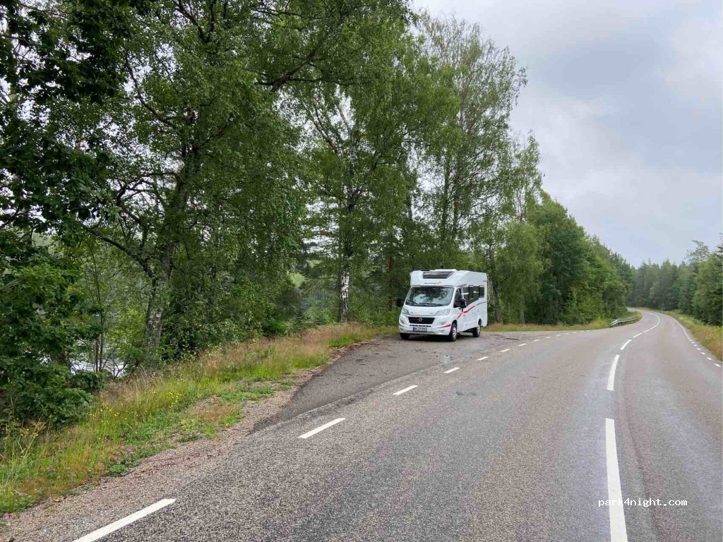(370 12) Hallabro - 46 GALTSJÖVÄGEN — foto