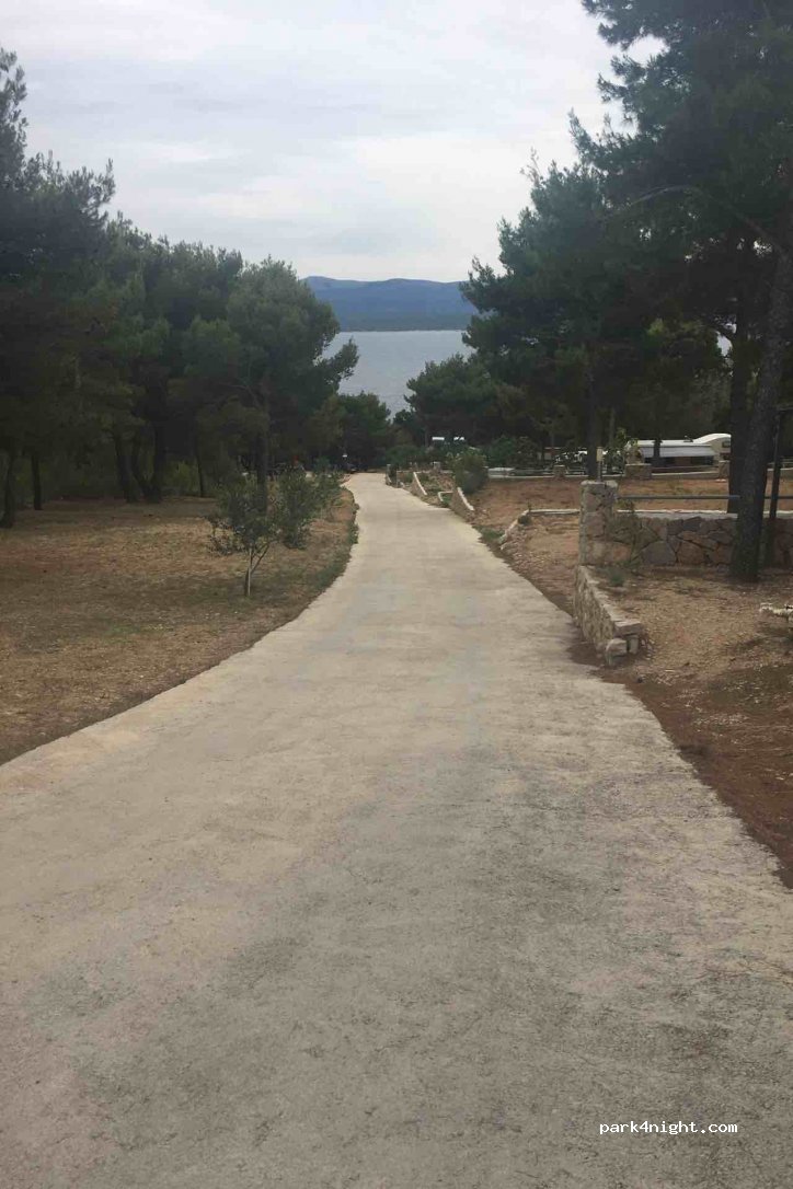 Abeille Maison Glamping Resort Zlatni Rat — foto