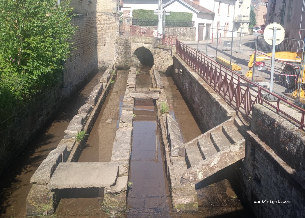 (70300) Luxeuil-les-Bains - 18 Rue des Lavoirs — foto 4