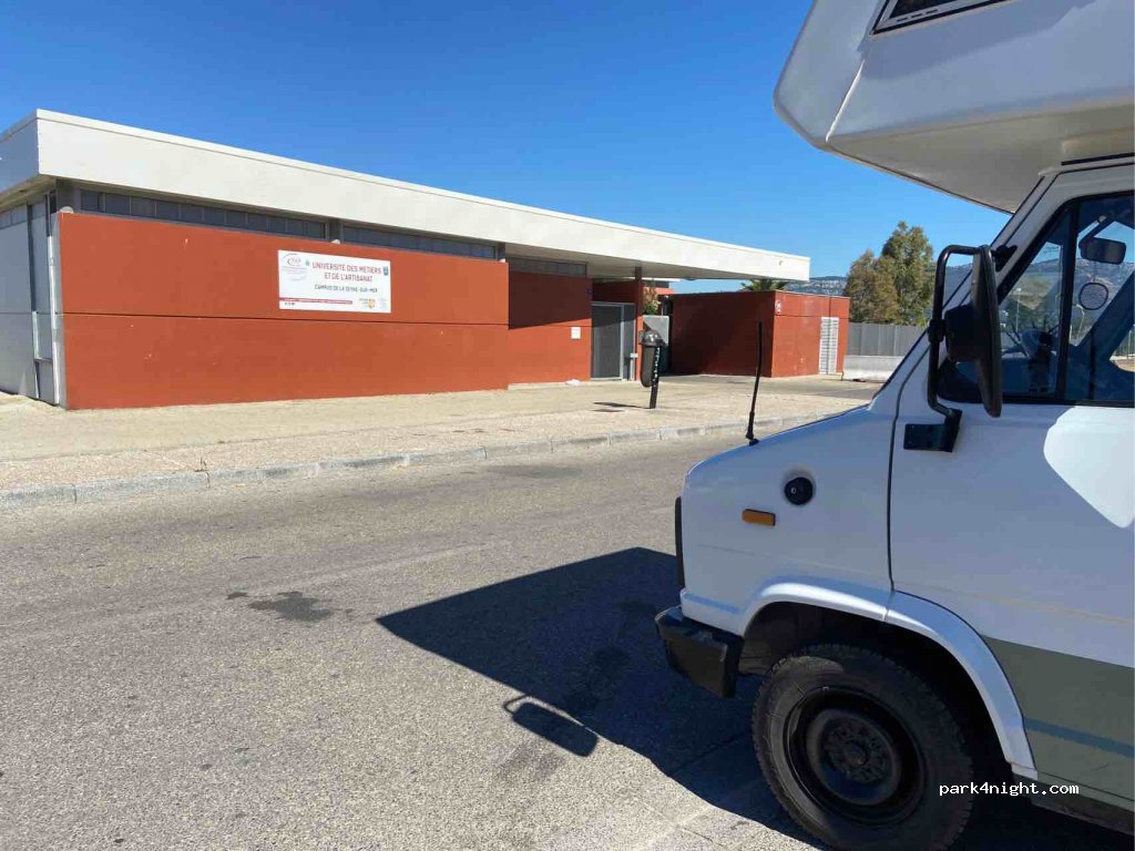 (83500) La Seyne-sur-Mer - 650 Cours Toussaint Merle Maire — foto 2