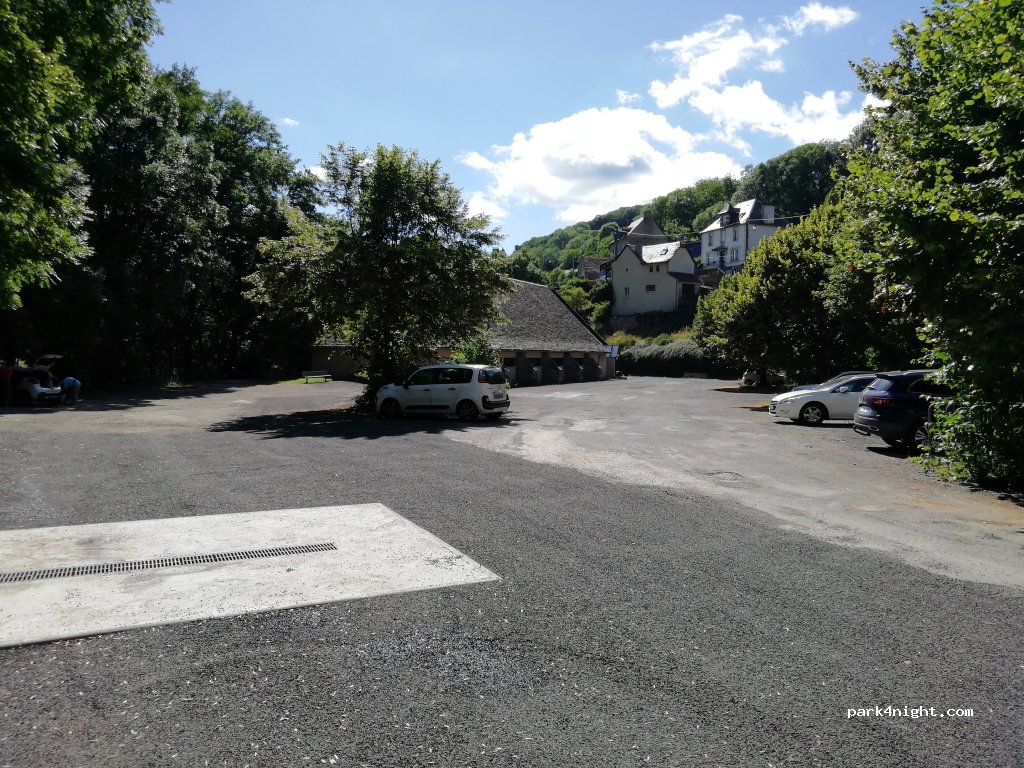 (12470) Saint-Chély-d'Aubrac - Le Pont Neuf — foto 2