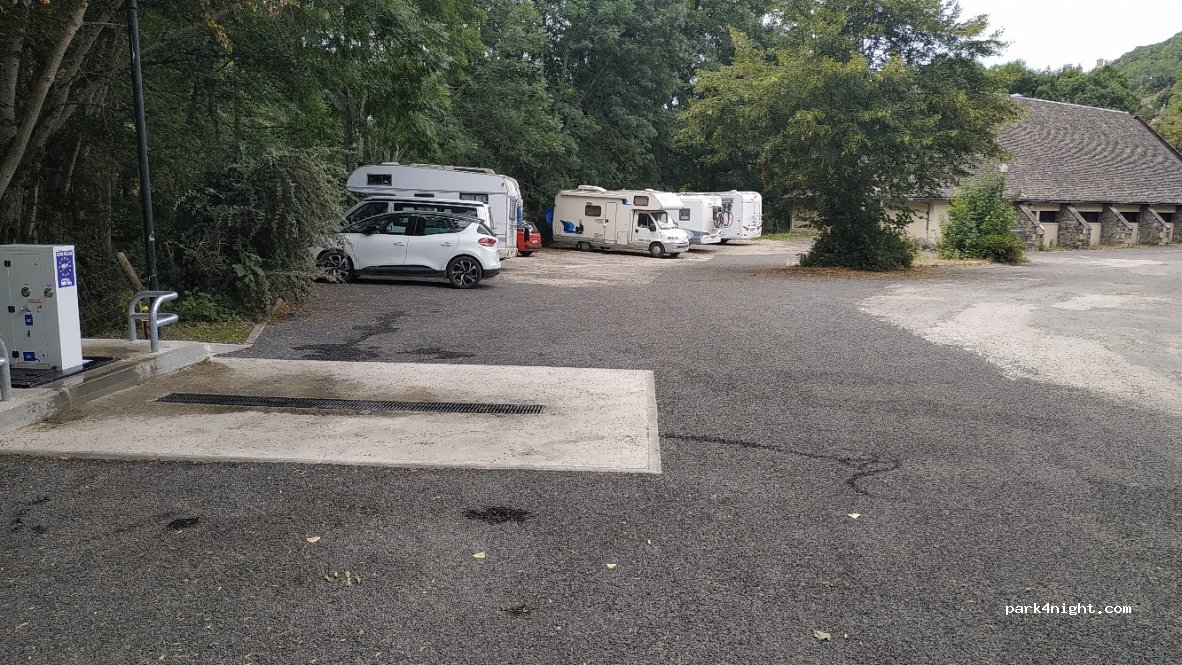 (12470) Saint-Chély-d'Aubrac - Le Pont Neuf — foto 3