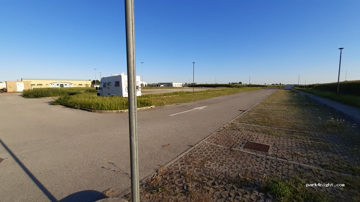 (30010) Campagna Lupia - Largo Enzo Ferrari — foto 2