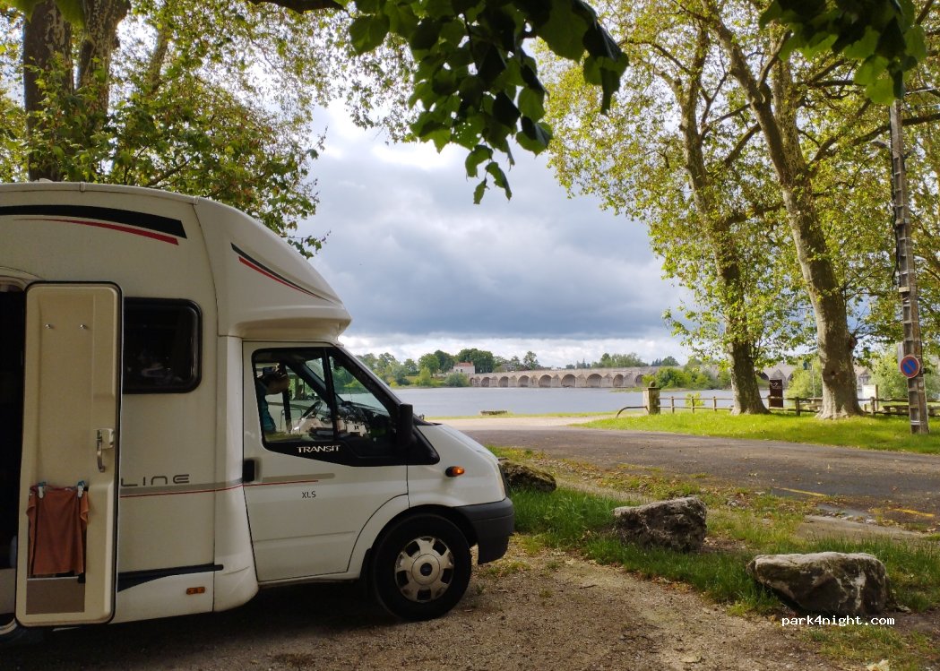 Aire de camping-cars Beaugency — foto 4