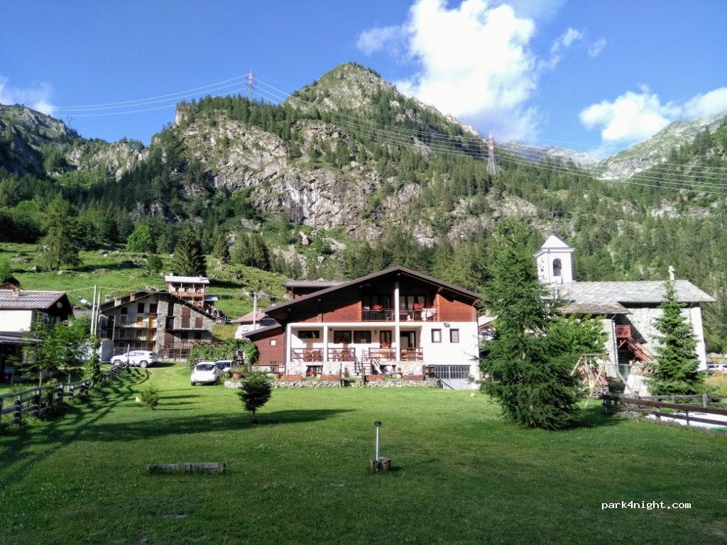 Area Sosta Camper Aquila Bianca — foto