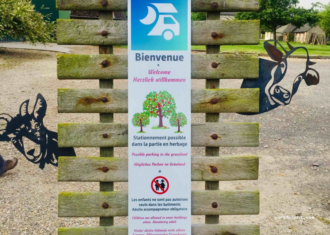 La chèvre rit à Marcouville — foto