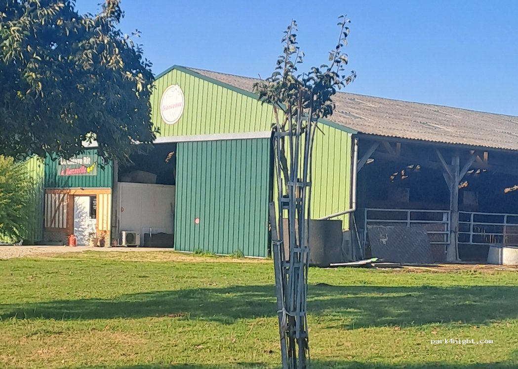 La chèvre rit à Marcouville — foto 4