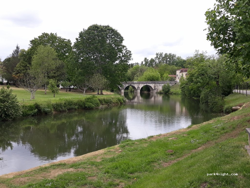(64300) Sault-de-Navailles - Chemin de Serres — foto