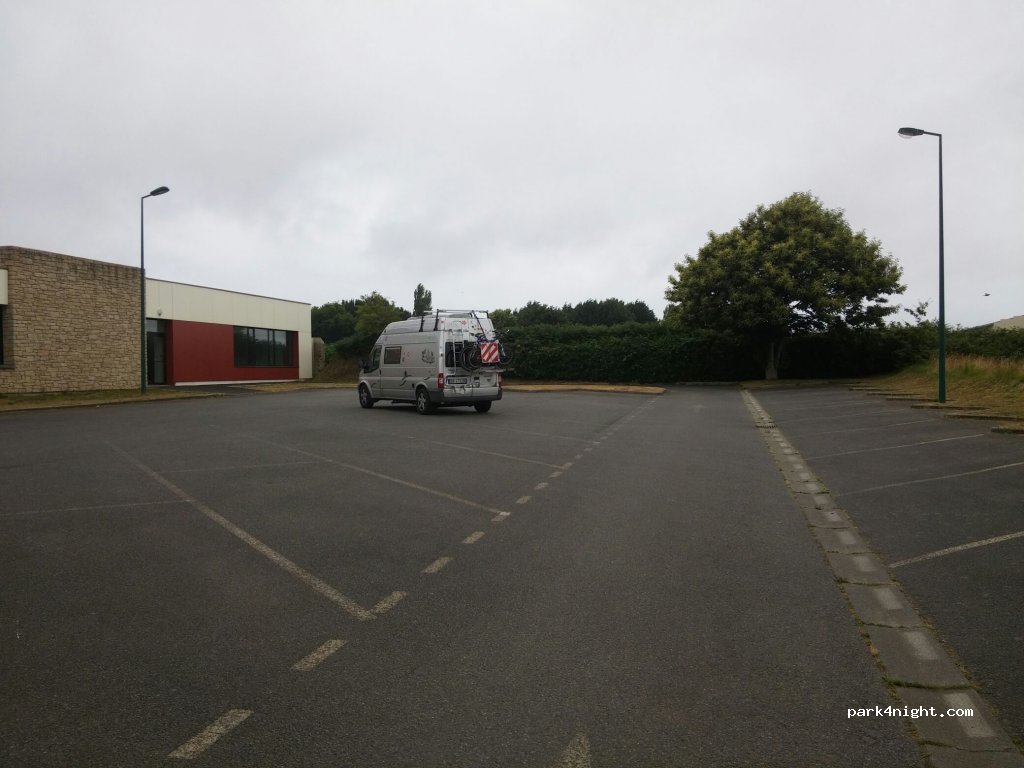 (22710) Penvénan - Place de la Mairie — foto 2