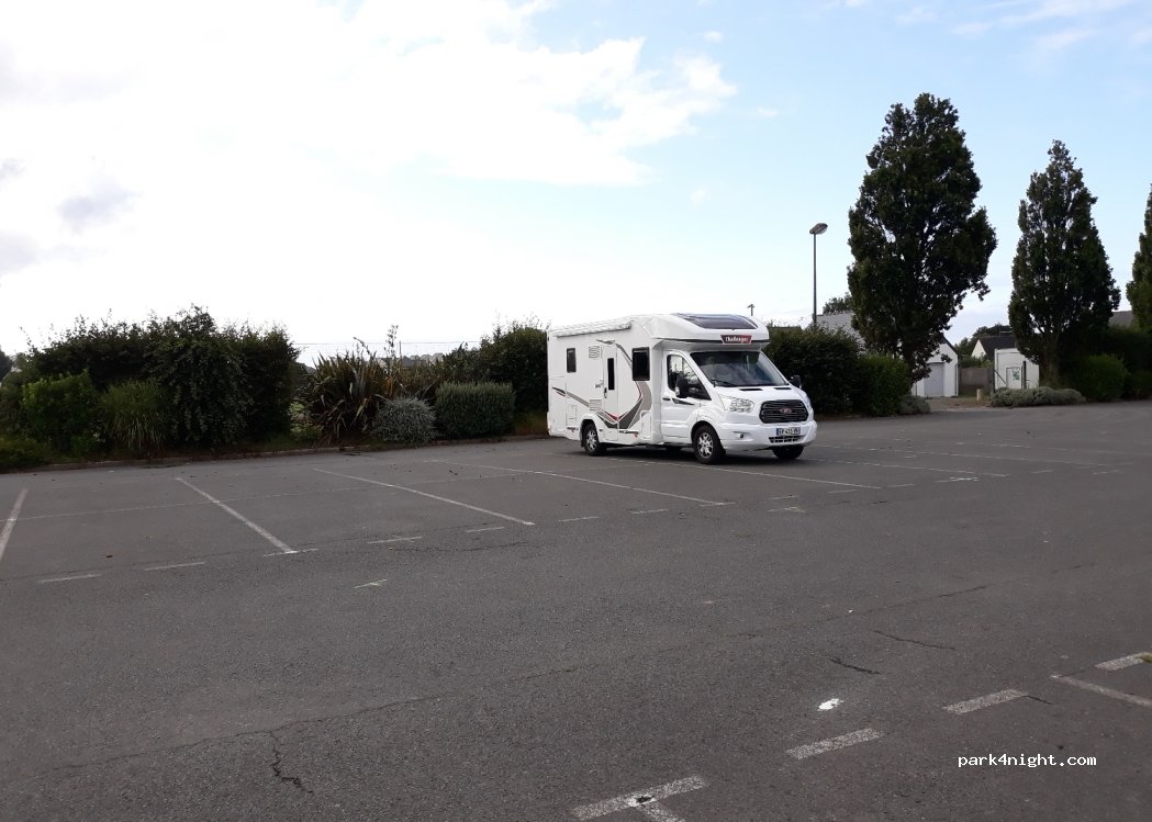 (22710) Penvénan - Place de la Mairie — foto 3