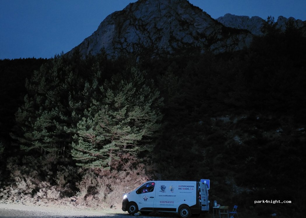 (08697) Saldes - Carretera del mirador de Gresolet / Refugi Lluís Estasen — foto