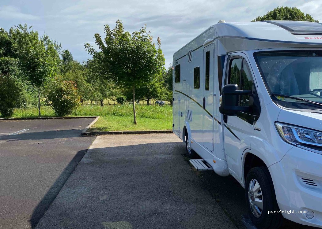 Aire de camping-car Chapdes-Beaufort — foto 4